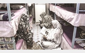 زنان زندانی که محکومیت شان را در خانه می گذرانند