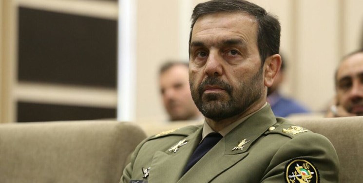 انتقال مردم ساکن در یکی از اردوگاههای سر پل ذهاب به نقطه امن توسط تیپ ۷۱ ارتش