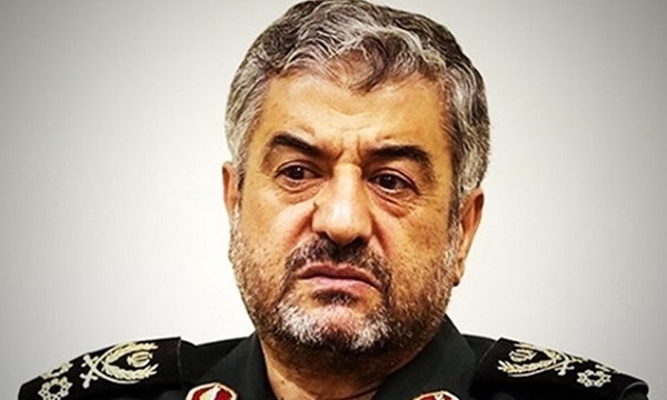 سرلشکر جعفری از مناطق سیل‌زده مازندران بازدید کرد