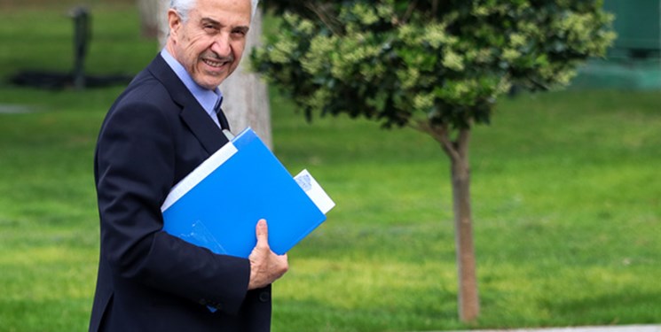 وزیر علوم وارد شیراز شد