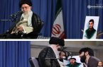 تصویر شهید نماد مقابله با آمریکا در خلیج فارس کنار رهبر