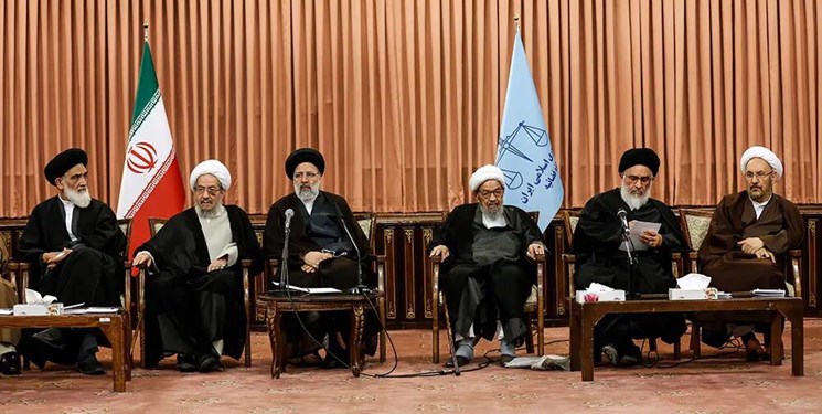 استفاده از نظرات افراد با تجربه برای پیاده سازی بهترین قالب قضای اسلامی