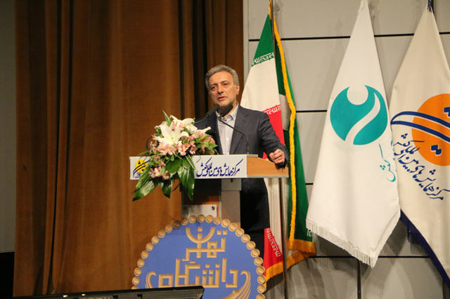 ارائه آموزش به زبان غیرفارسی به دانشجویان خارجی دانشگاه تهران