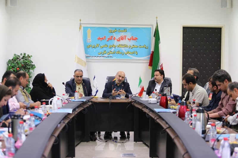 دانشکده های خبر به مراکز غیردولتی واگذار شوند