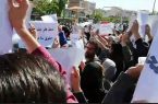 معلمان برای بهبود سطح معیشت تجمع کردند