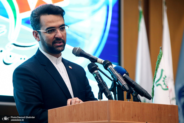 پاسخ وزیر ارتباطات به فحاشی یک کاربر + عکس