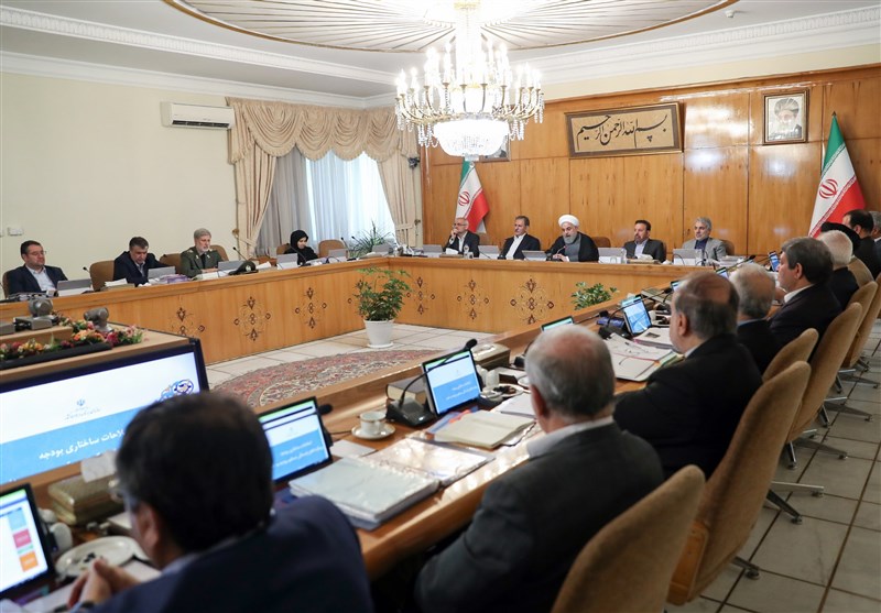 تصویب آیین‌نامه اعطای مجوز اقامت پنج‌ساله به اتباع خارجی سرمایه‌گذار در ایران
