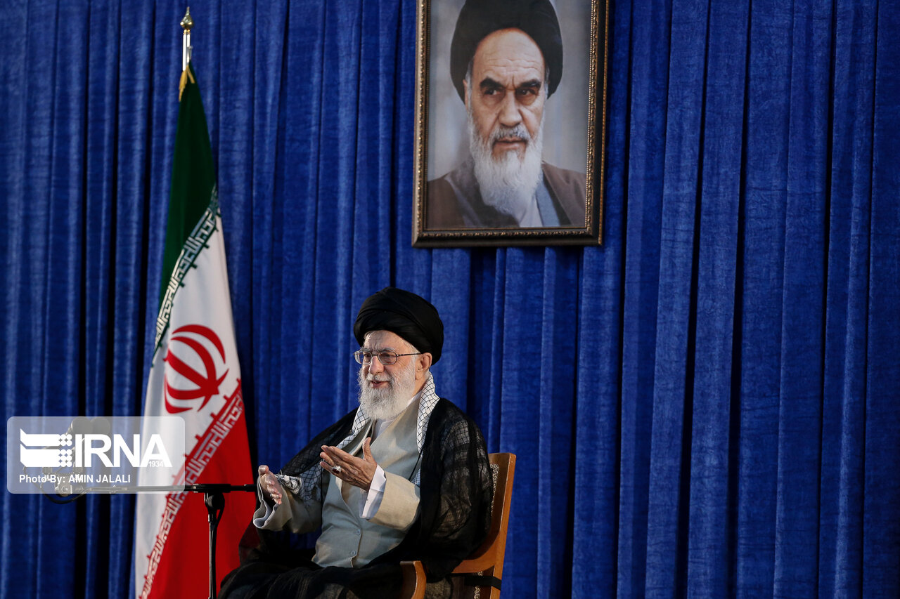 مسئولان نظام و سفرای کشورهای اسلامی با رهبر انقلاب دیدار کردند