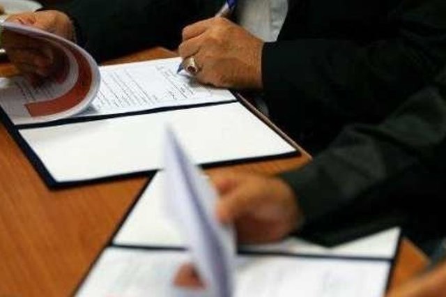گسترش همکاری دانشگاه آزاد با بنیاد اجتماعی برکت احسان