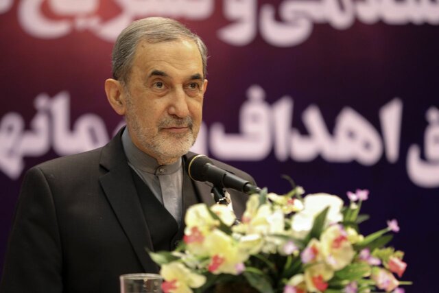 تحصیل در مقاطع مختلف دانشگاهی باید همراه با فراگیری حرفه باشد