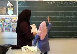 میانگین حقوق معلمان کمتر از ۳ میلیون تومان است/ راه حل‌های کوتاه مدت به کار آموزش و پرورش نمی‌آید