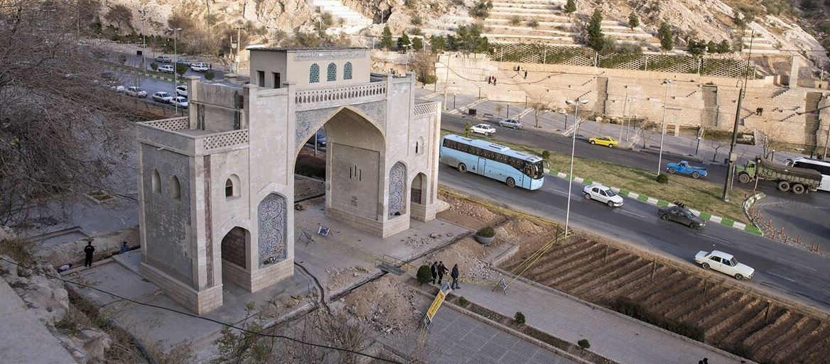 مسیرهای منتهی به دروازه قرآن شیراز بسته شد