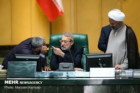 دستور لاریجانی به مجلس درباره افزایش حقوق کارمندان دولت