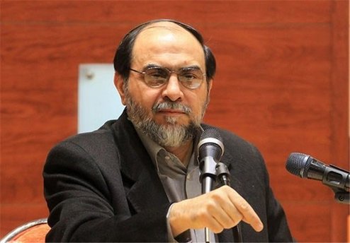 برخی انقلابی ها ضرباتی به اسلام زدند