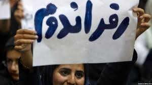 روحانی برگزاری رفراندوم را پیگیری کند