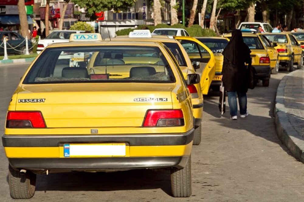 کارکثیف برخی تاکسی ها