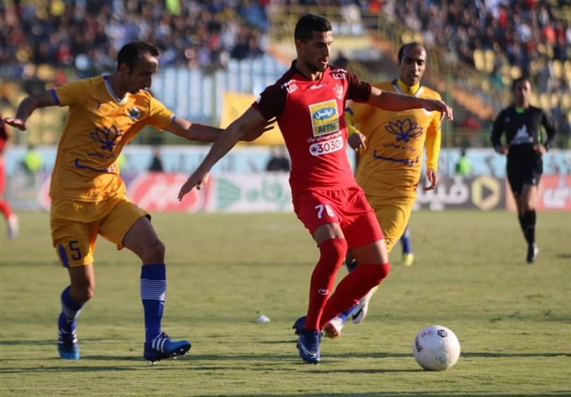 صعود پرسپولیس زیر بارش سنگ