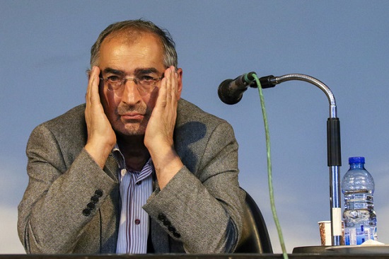 زیباکلام از قانون اساسی انتقاد کرد