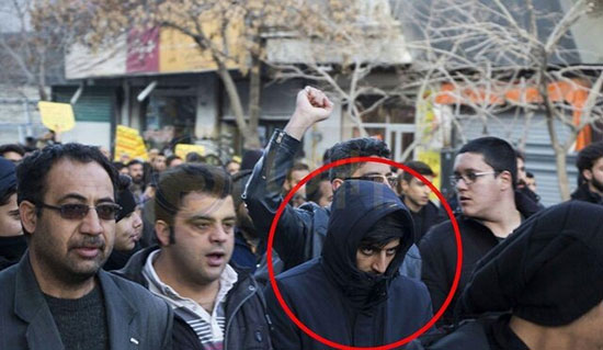 ظاهر خاصِ مهدی ترابی در تشییع پیکر سردار