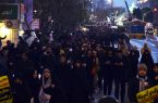 حرکت سحرگاهی مردم به سوی دانشگاه تهران