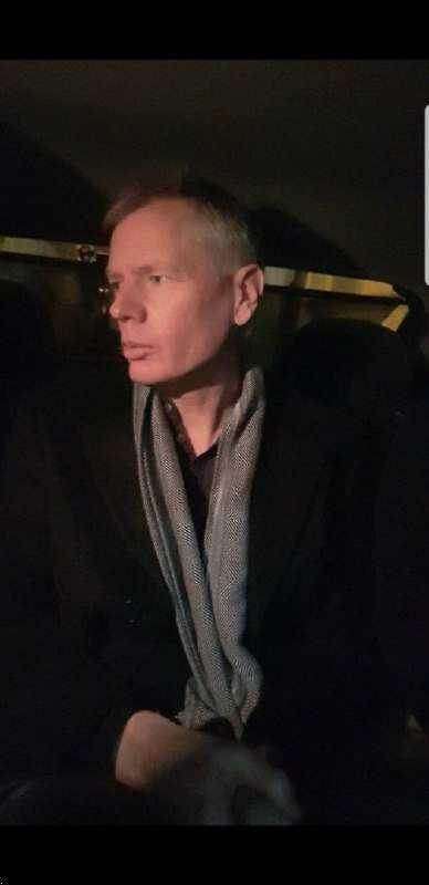بازداشت سفیر انگلیس در تجمع مقابل دانشگاه امیرکبیر