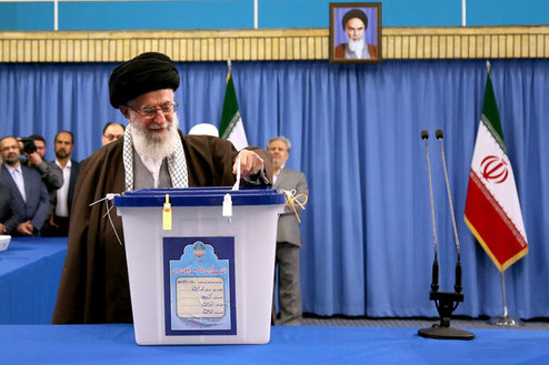 رهبرانقلاب آرای خود را به صندوق انداختند
