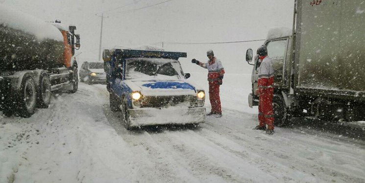 برف و باران در جاده‌‌های 21 استان
