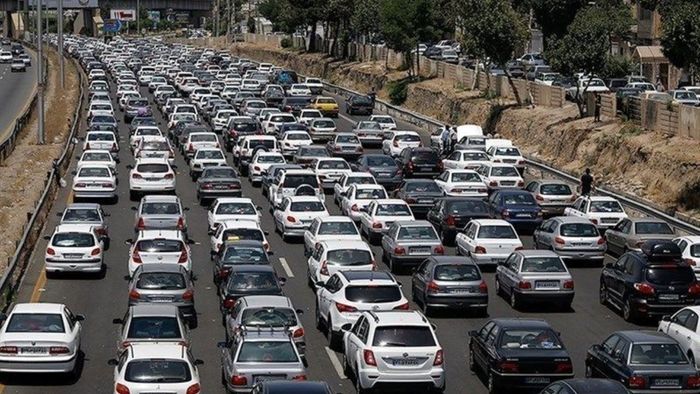 ترافیک نیمهسنگین در آزادراه تهران – قم