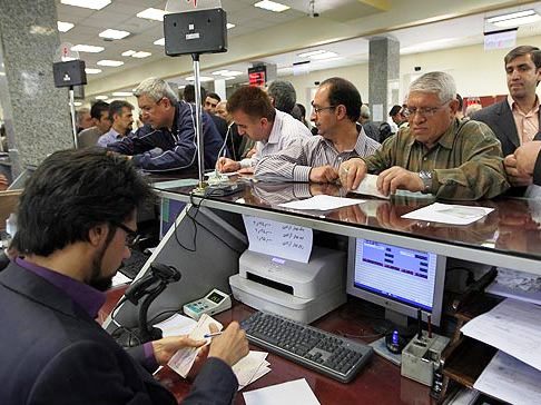 ممنوعیت پرداخت و دریافت پول در شعب بانک‌ها