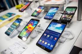 شوک قیمتی با عرضه ۳۰۰ هزار گوشی تلفن همراه در بازار