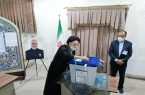 نماینده ولی فقیه در خراسان جنوبی رای خود را به صندوق انداخت