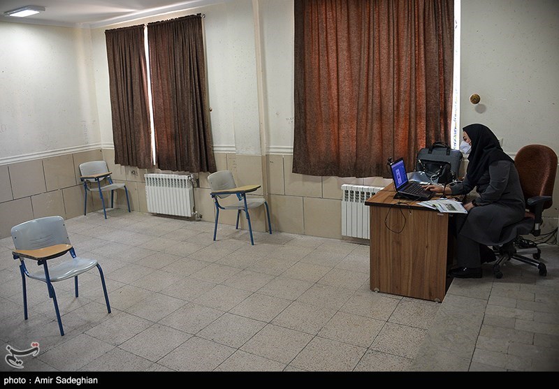 بازگشایی مدارس کم رمق در روز نخست