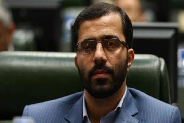 فیاضی برای رفع مشکلات آموزش و پرورش راهحل دارد