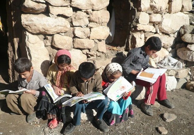 همه مدارس سنگی تا پایان سال ۱۴۰۲ جمع‌آوری می‌شوند