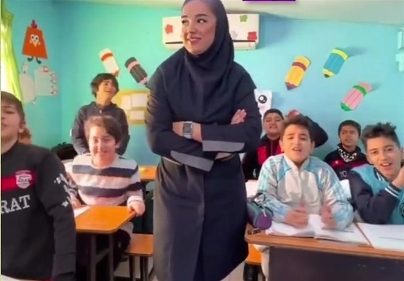معلم قائمشهری با دستور استاندار مازندران به مدرسه بازگشت/ خانم معلم عذرخواهی کرد + فیلم