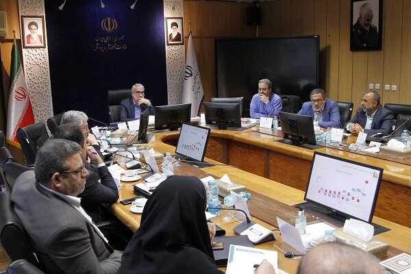 انتظار فرهنگیان بورسی کردن هلدینگهای صندوق بود
