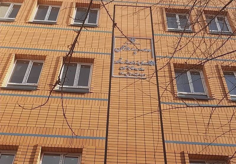 روایت خبرنگار تسنیم از مقابل مدرسه‌ای در تهرانسر تهران/ معمّای پیچیده مسمومیت دانش‌آموزان