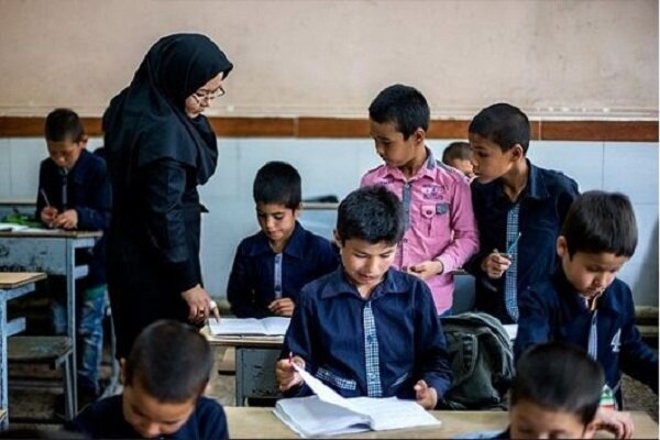 ۶۷۰ هزار دانش‌آموز اتباع افغانستانی در ایران تحصیل می
کنند