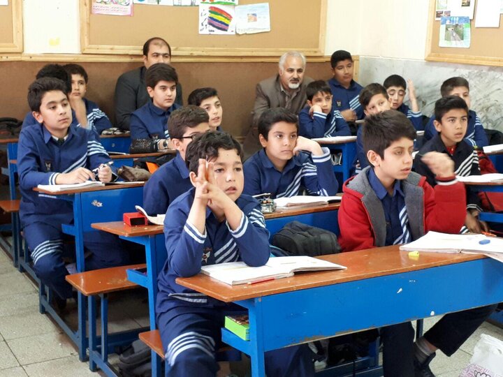 مدارس غیرانتفاعی با شهریه دلاری نداریم