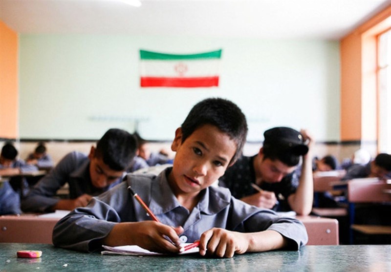 سالانه ۱۰ هزار میلیارد تومان برای دانشآموزان اتباع هزینه میکنیم