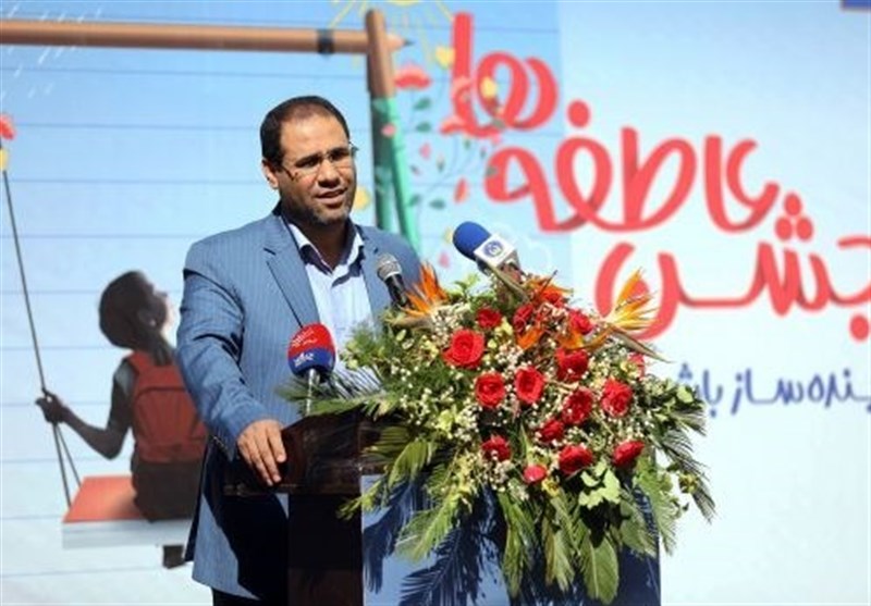میانگین حقوق معلمان ۳۰ درصد کمتر از کارمندان دولت است