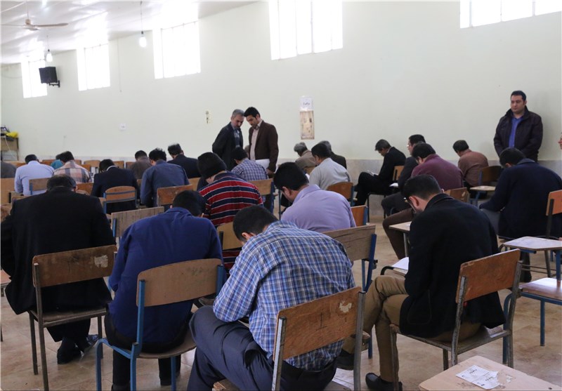 شرکت ۶۳۶۰۰۰ نفر در آزمون استخدام آموزگار/ ۸۲ درصد داوطلبان زن هستند