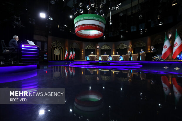 فقدان سوالات اساسی از داوطلبان ریاست جمهوری در خصوص آموزش و
پرورش