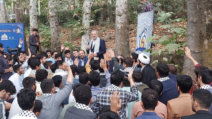 بالاترین ماموریت من انتقال ارزش‌های انسانی و دینی
است