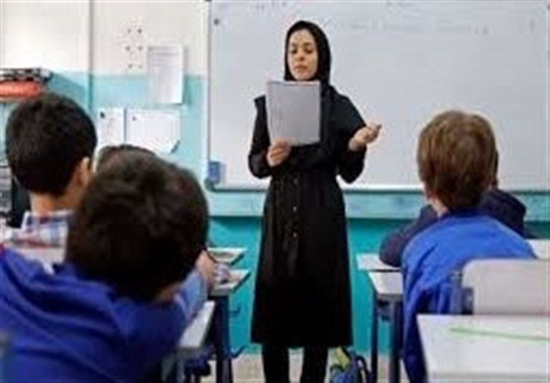 معیارهای انتخاب معلم نمونه/ دانش‌آموزان چگونه نظر بدهند؟