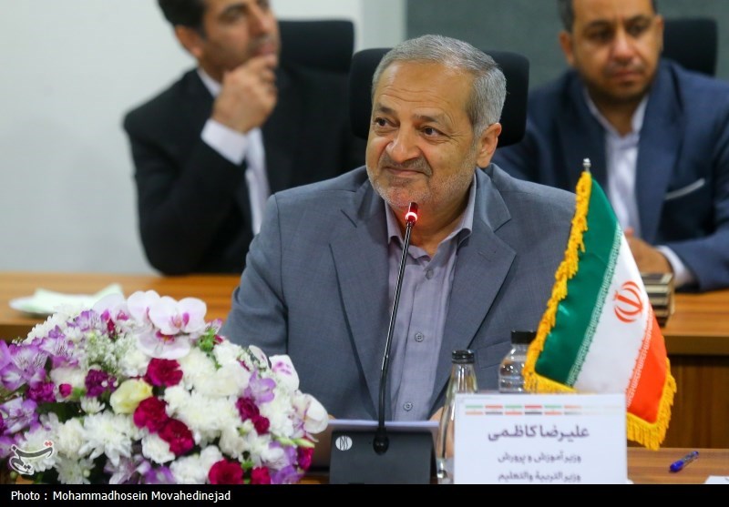 در خانه‌های معلم به روی آسیب دیدگان باز است
