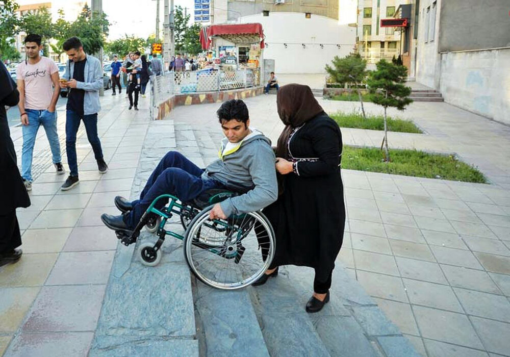یک سوم مردم ایران دچار معلولیت می‌شوند