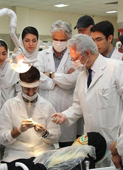 فراخوان بنیاد نخبگان برای جذب پزشکان مستعد