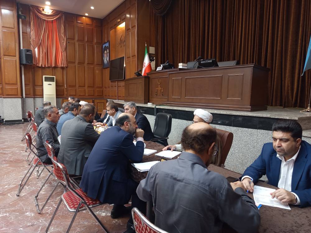 بررسی مشکلات حقوقی ۱۵۰ مراجعهکننده در دادگستری تهران