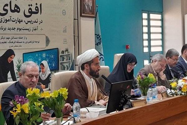 چرخش آموزش ابتدایی از کتاب‌محوری به برنامه‌محوری